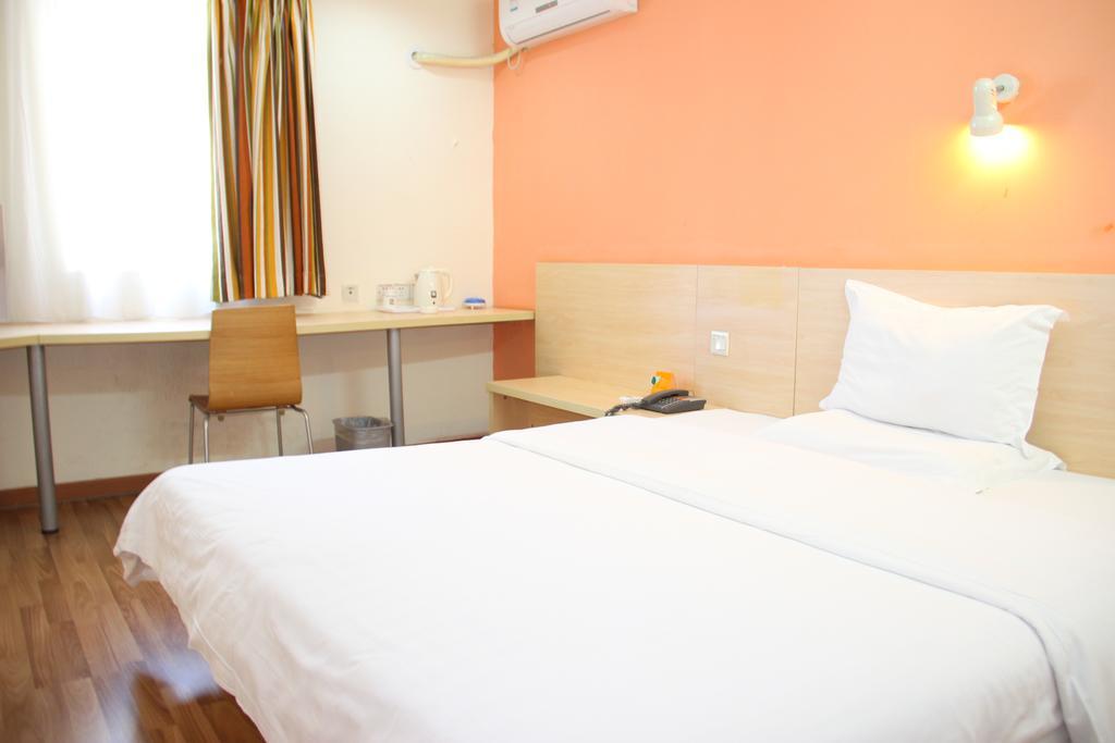 7Days Inn Chengdu Wuda Garden Room photo