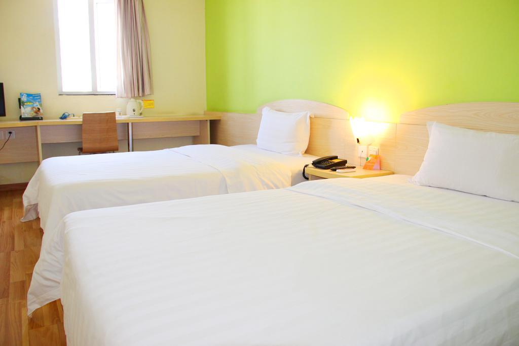 7Days Inn Chengdu Wuda Garden Room photo
