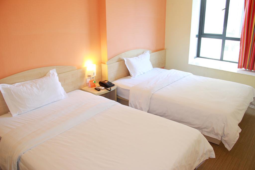 7Days Inn Chengdu Wuda Garden Room photo