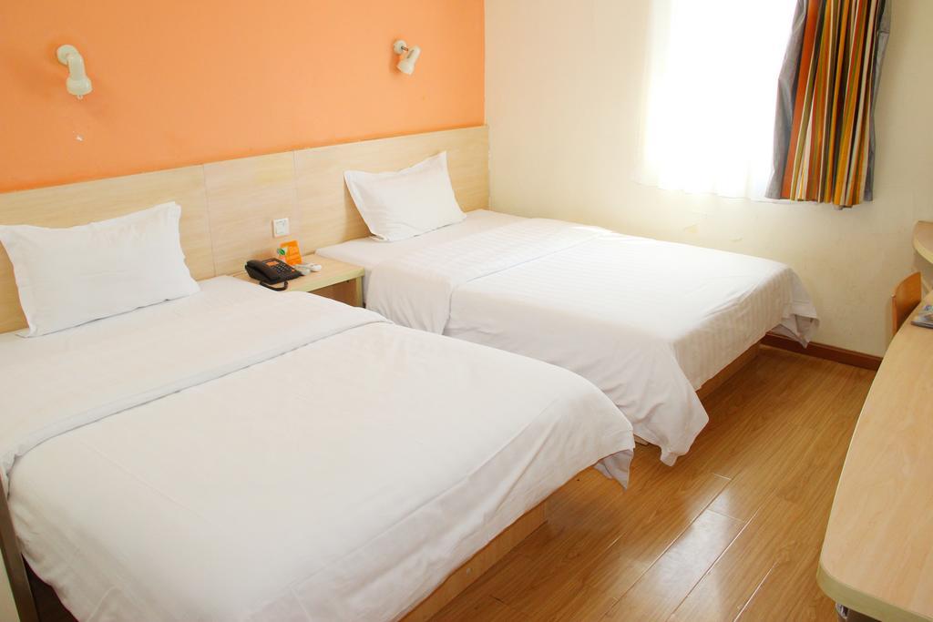 7Days Inn Chengdu Wuda Garden Room photo