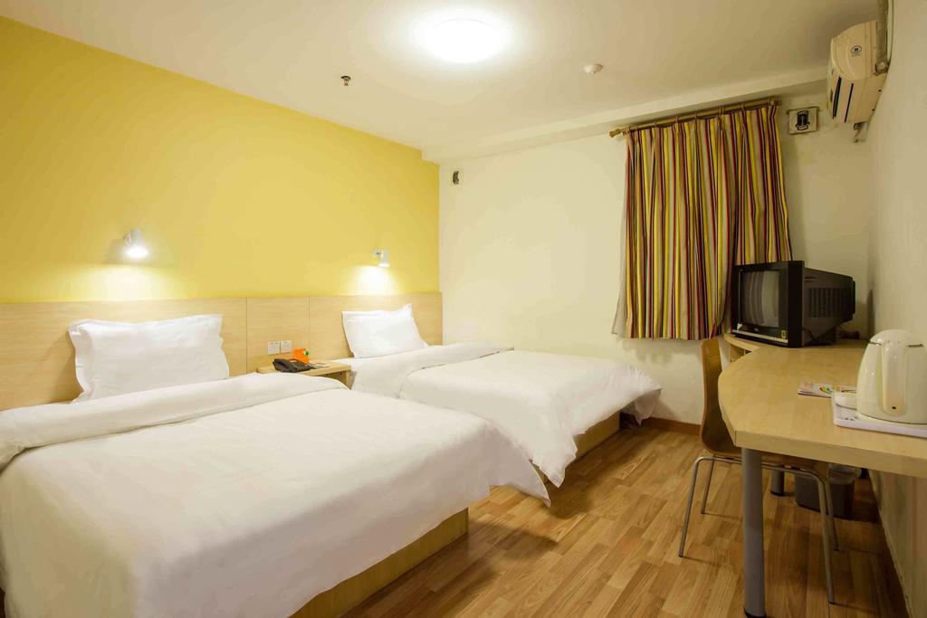 7Days Inn Chengdu Wuda Garden Exterior photo