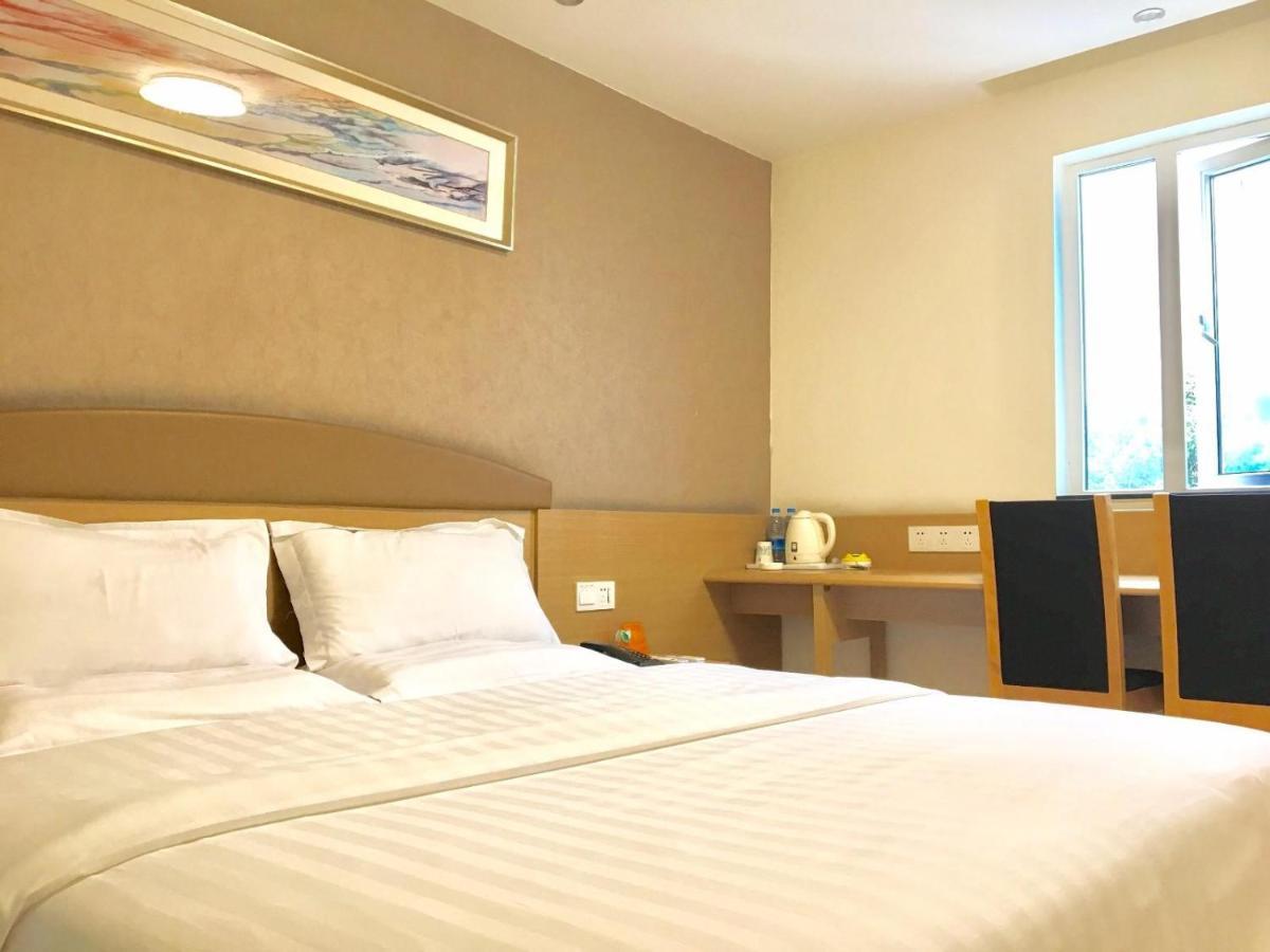 7Days Inn Chengdu Wuda Garden Exterior photo